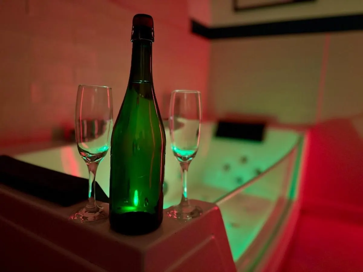 La Sixtys Room Loveroom Castres